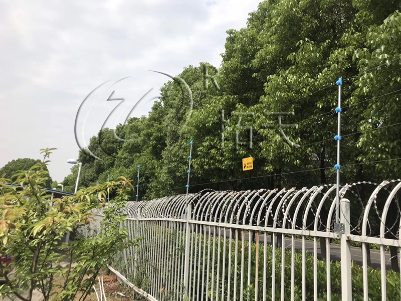 無(wú)錫市惠山區(qū)綠地世紀(jì)城小區(qū)脈沖圍欄案例