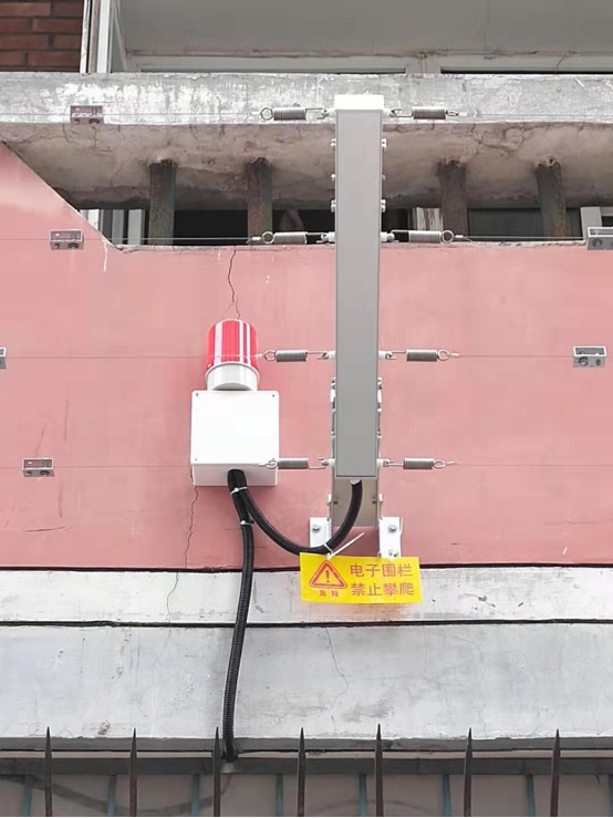 學(xué)校安裝電子圍欄的必要性，學(xué)生翻墻外出感染